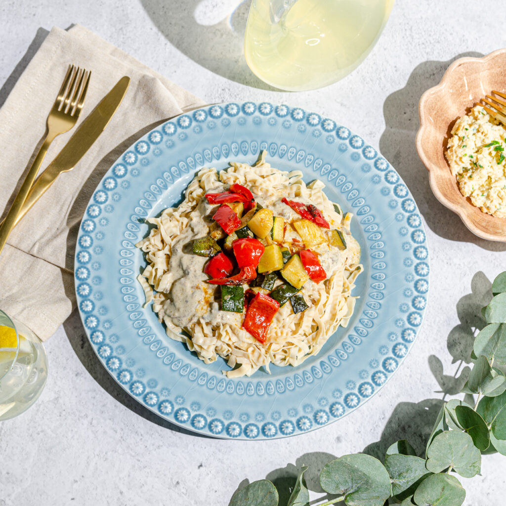 Glutenfri Pasta med zucchini & paprika i vildsvampsås