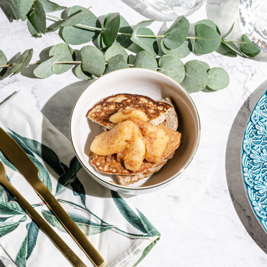 Bananpannkaka med äppelkompott