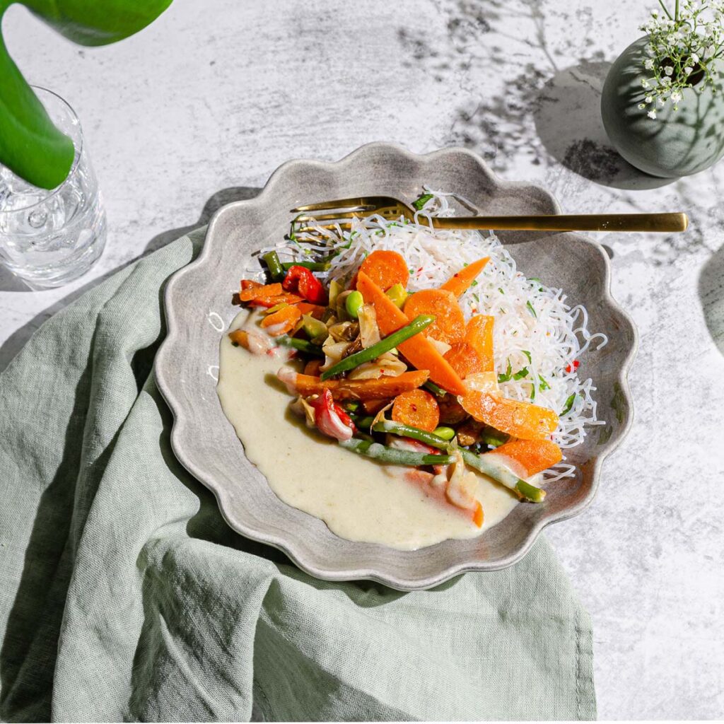 Kikärtswok med chipotlesås samt quinoa